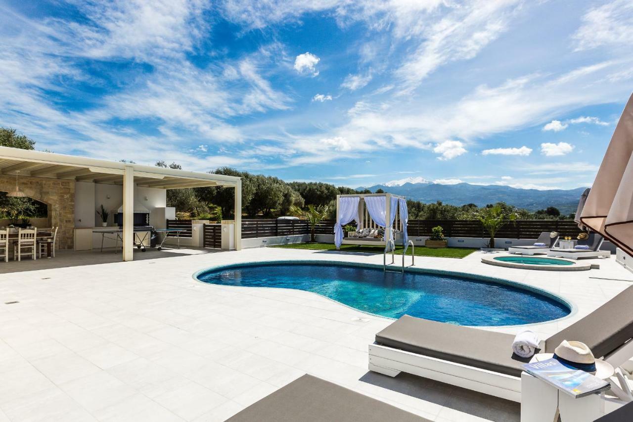 Caramel Villa, With 40M2 Pool & Spa Whirlpool, By Thinkvilla Pánormos Екстериор снимка