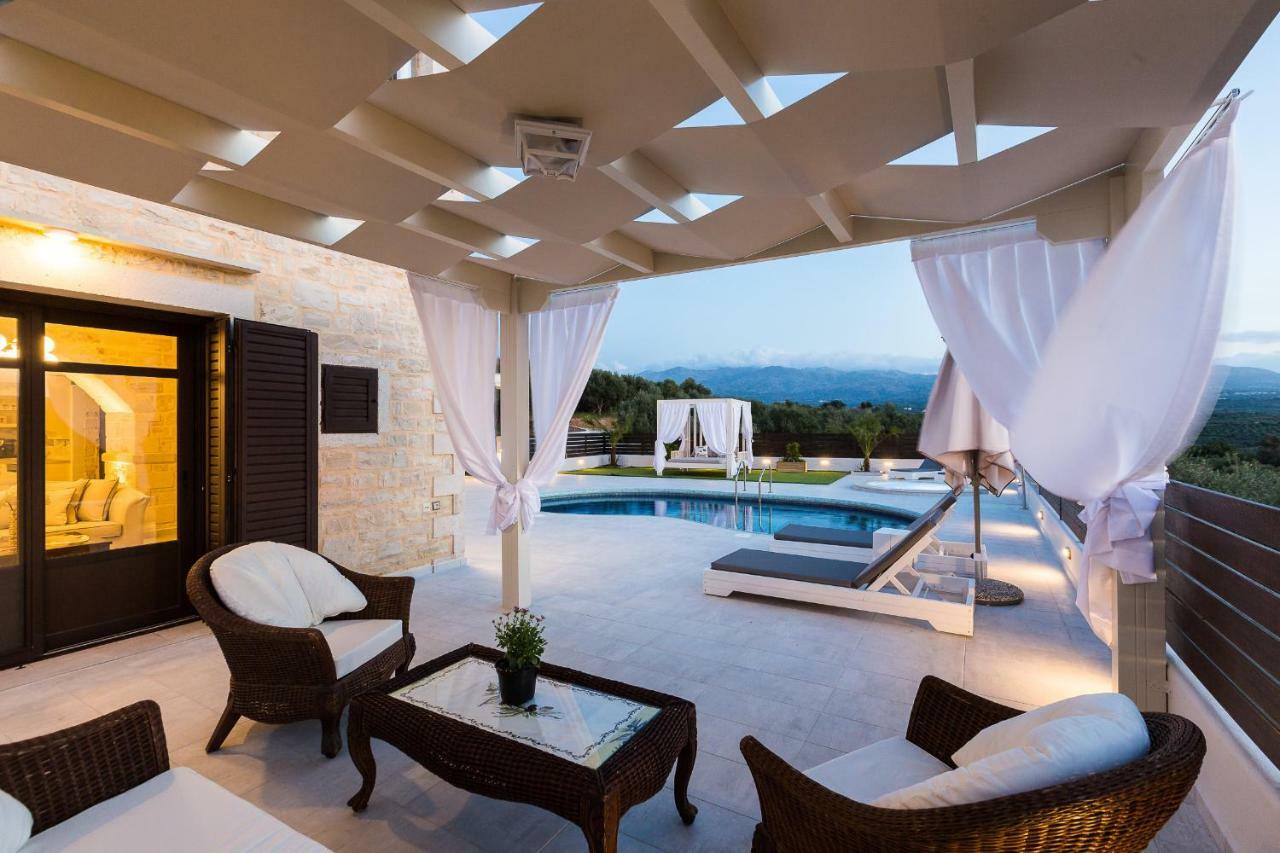Caramel Villa, With 40M2 Pool & Spa Whirlpool, By Thinkvilla Pánormos Екстериор снимка